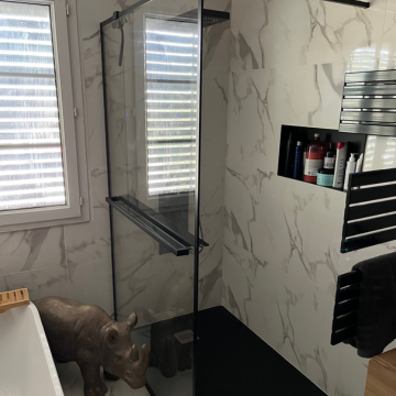 paroi de douche porte serviette